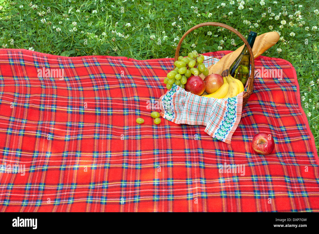 Picnic blanket hires stock photography and images Alamy