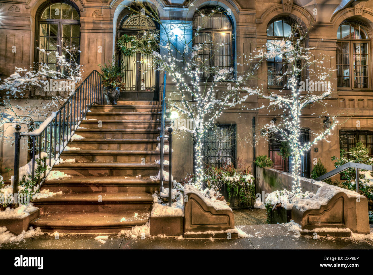 Brownstone in New York City Manhattan Stock Photo - Alamy