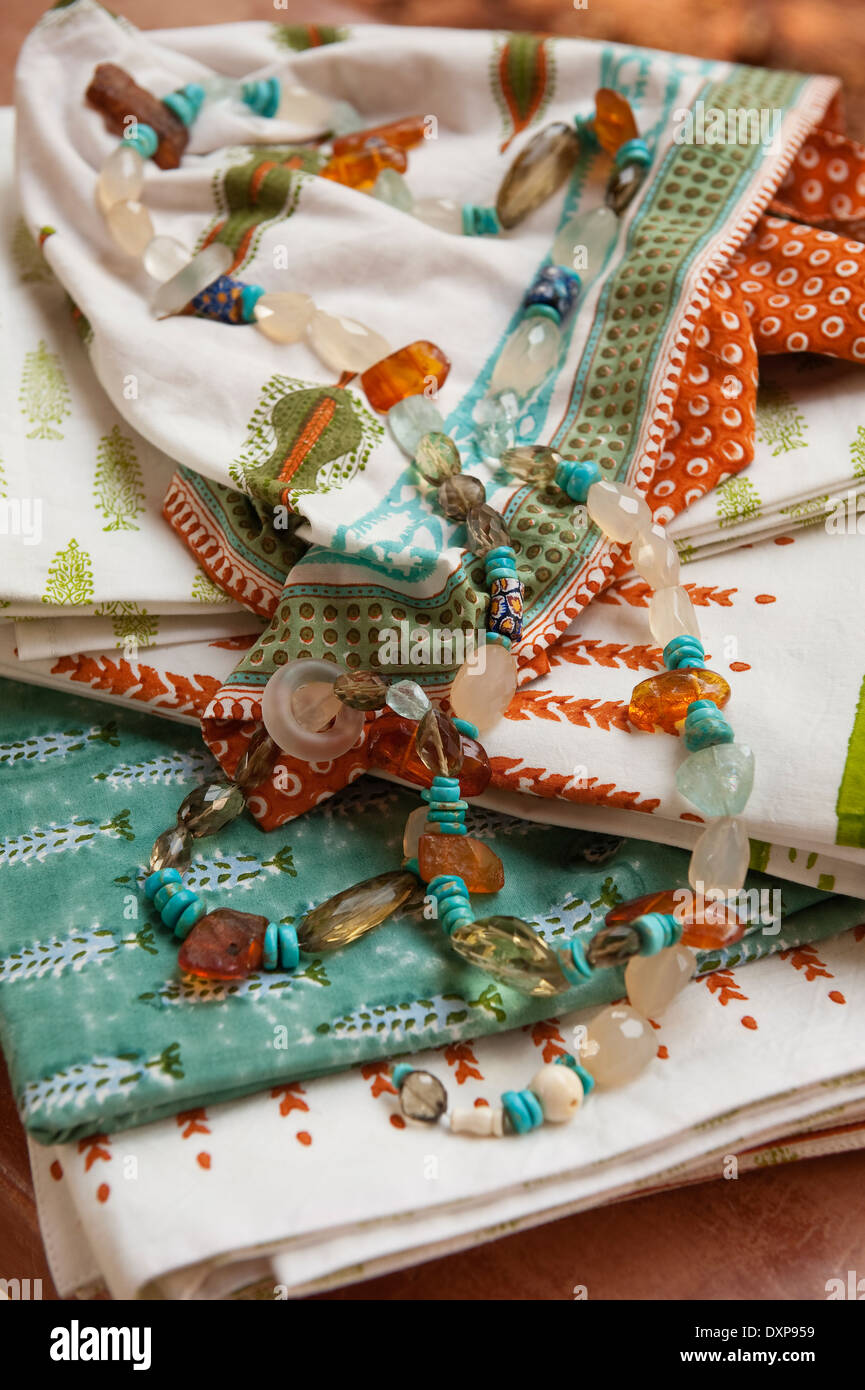 Necklace hires stock photography and images Alamy