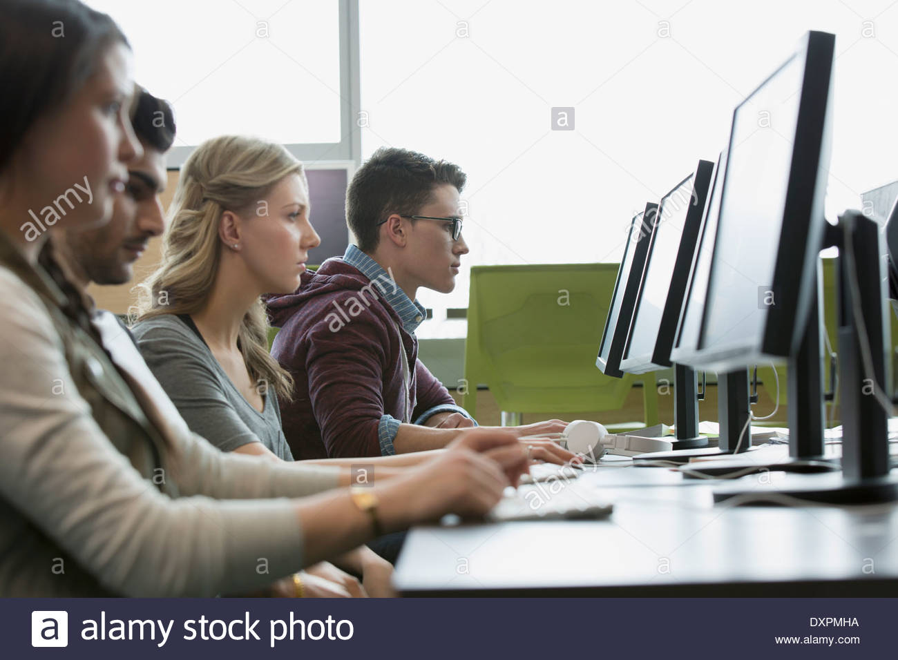Man in lab hi-res stock photography and images - Alamy