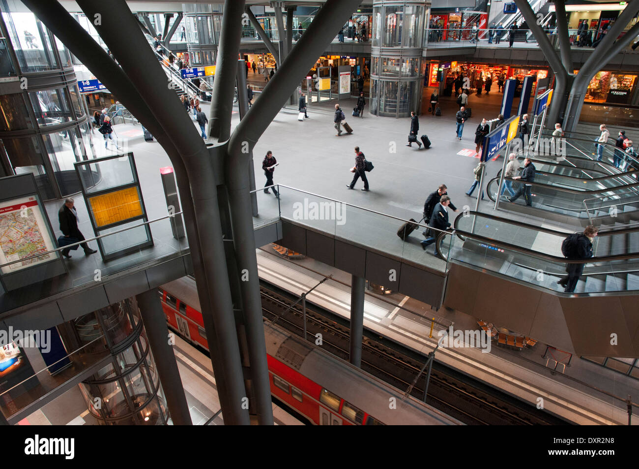 Germany, Berlin, the new Berlin, Hauptbahnhof (Berliner Hauptbahnhof) train station. Berlin Hauptbahnhof ('Berlin main station', Stock Photo