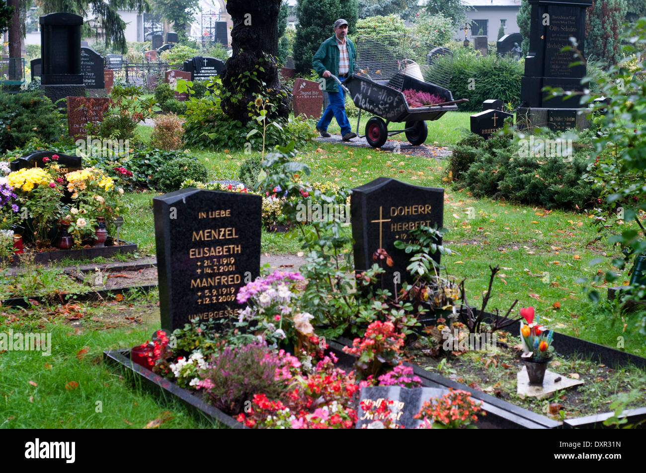 Jewish cemetery, 1827, Prenzlauer Berg, Berlin, Germany, Europe. Friedhöfe vor dem Halleschen Tor. Jewish Cementeries in Berlin Stock Photo