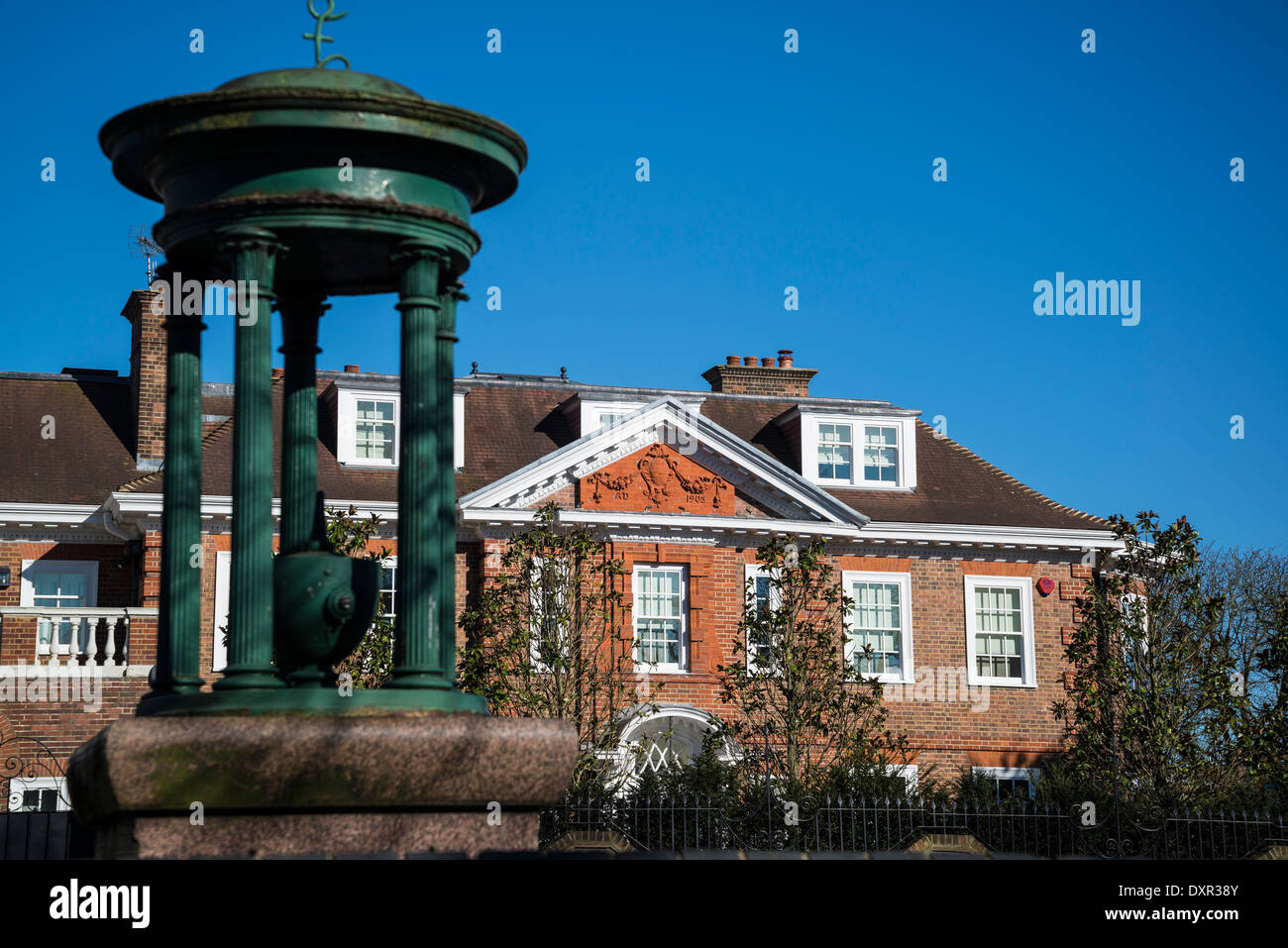 Posh house wimbledon hires stock photography and images Alamy