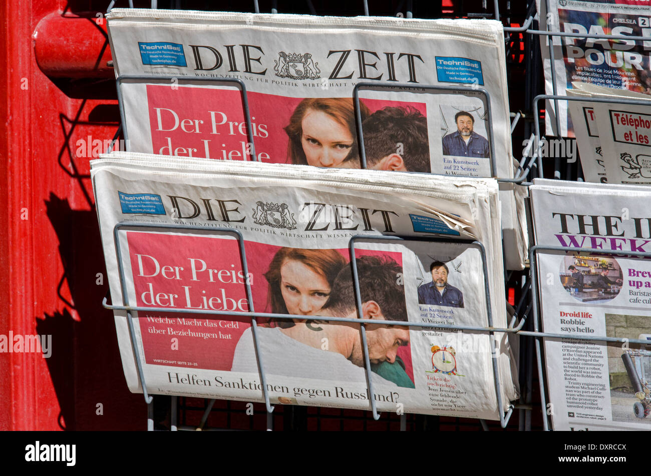 Die Zeit, the german newpaper, for sale on a newspaper stand on the Royal Mile in Edinburgh. Stock Photo