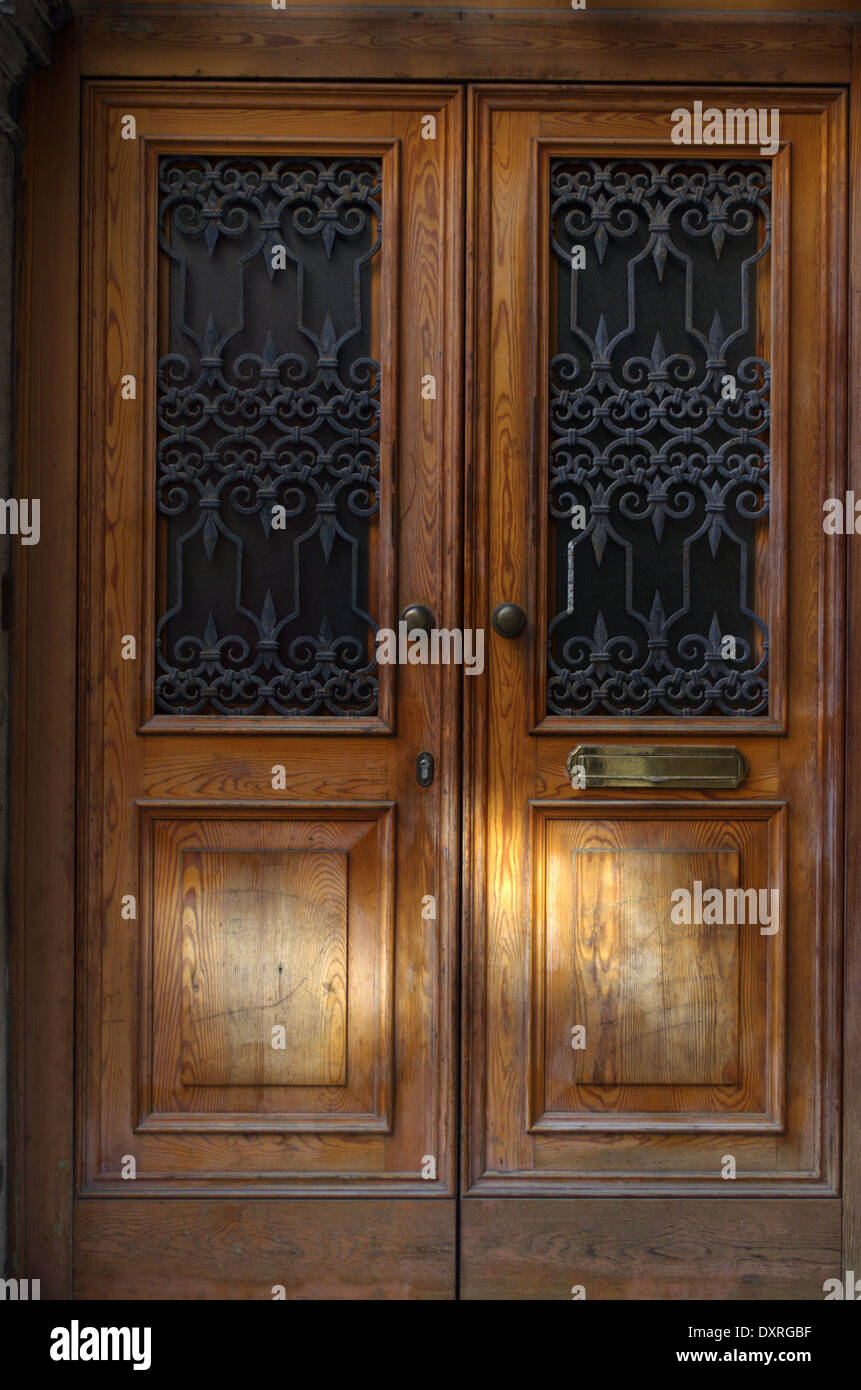 Traditional wooden old fashioned door in Venice,Italy Stock Photo Alamy