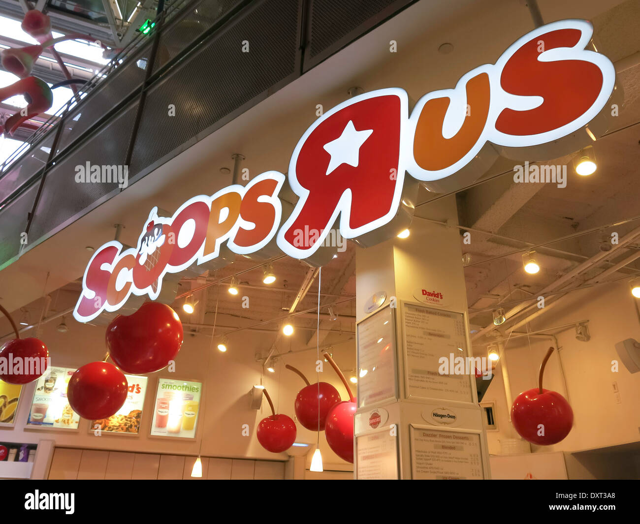 toys r us queens