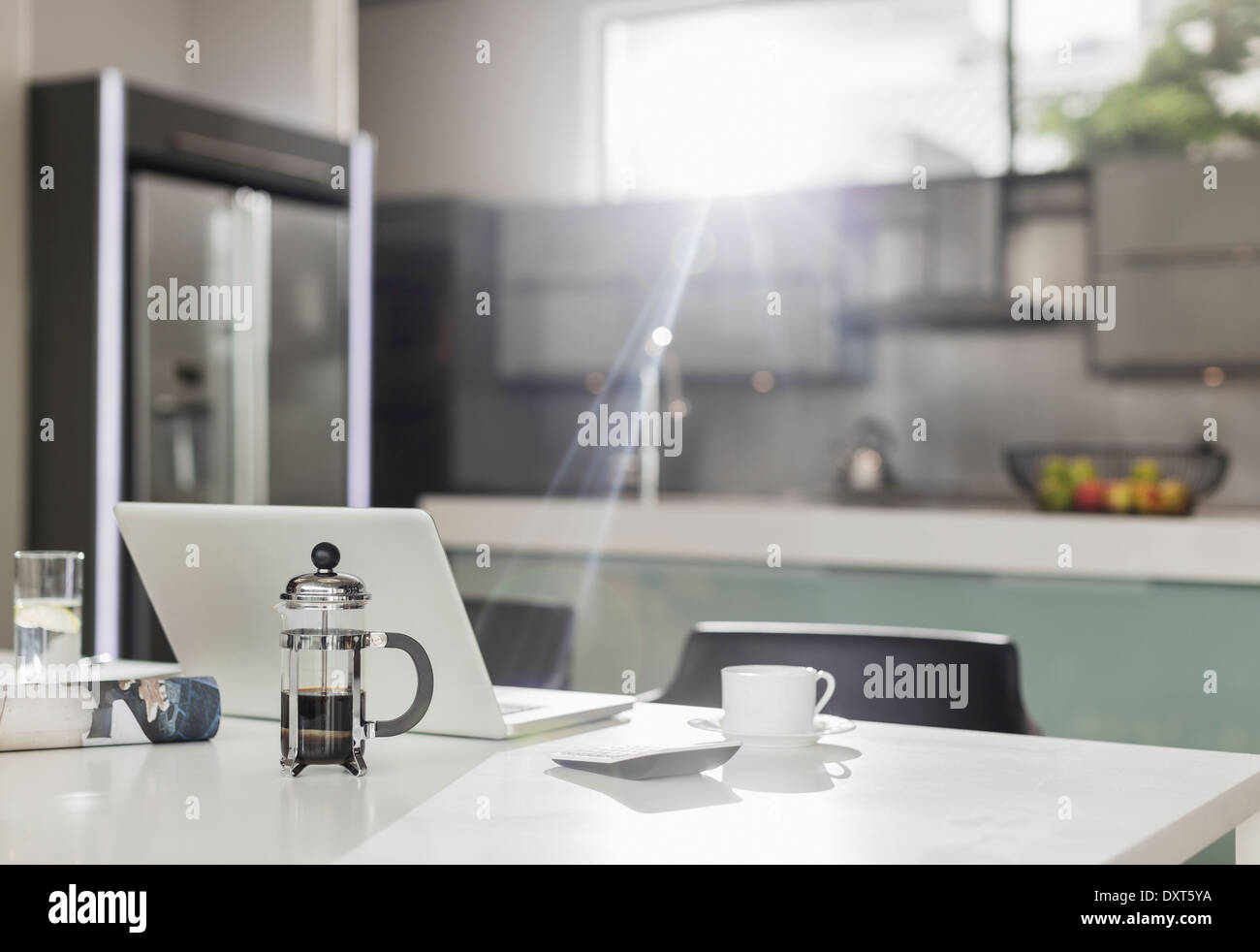 Morning sun on food hi-res stock photography and images - Alamy