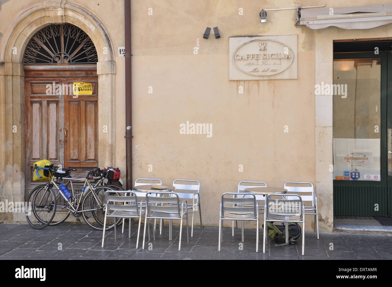 Cafe sicilia noto hi-res stock photography and images - Alamy