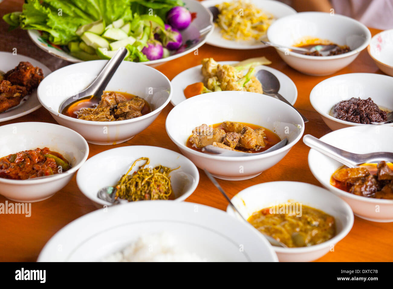Burmese food hi-res stock photography and images - Alamy