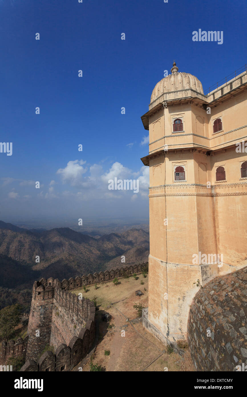India, Rajasthan, Kumbhalghar Fortress (second longest wall in the