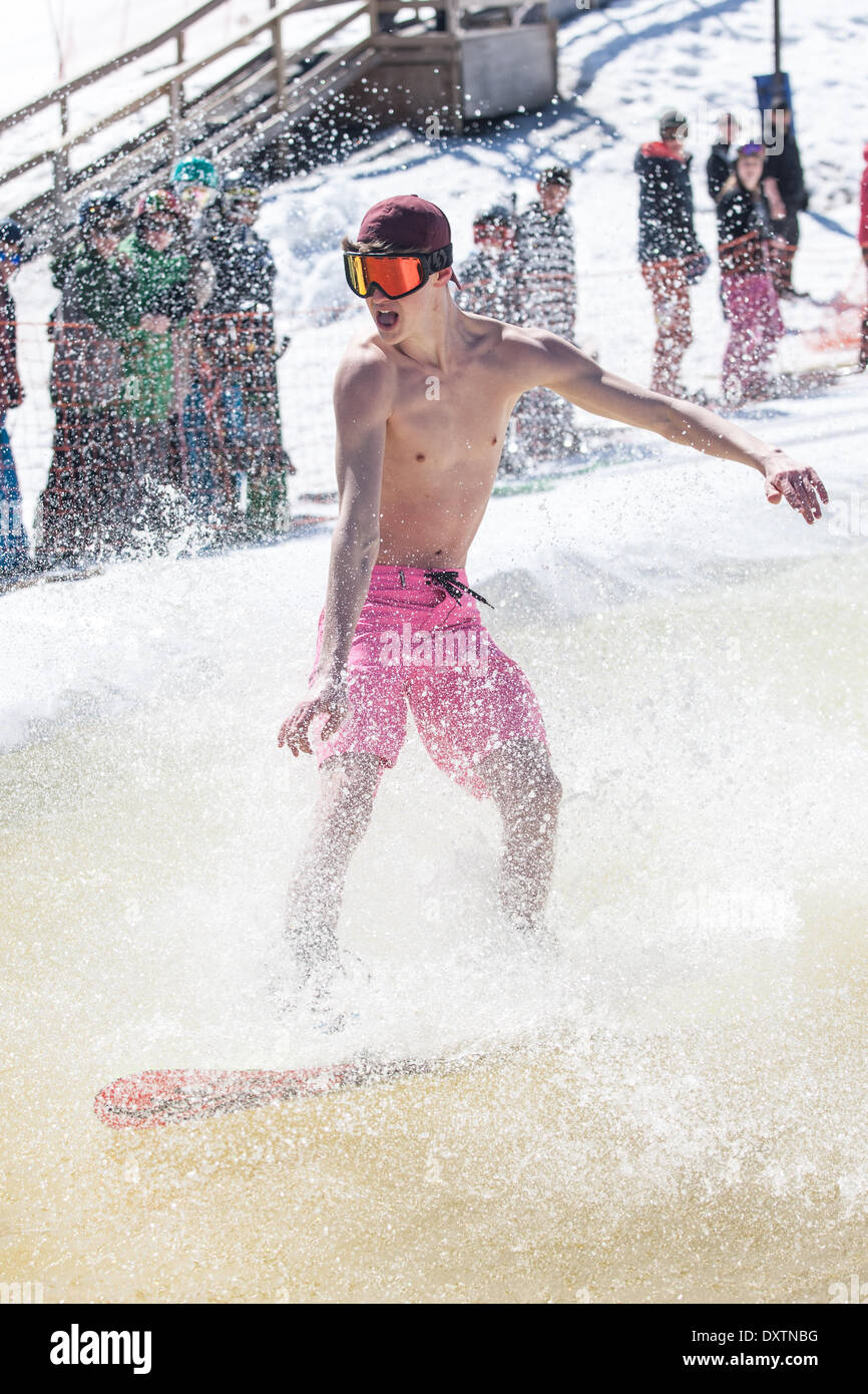 Bathing suit in snow hi-res stock photography and images - Alamy