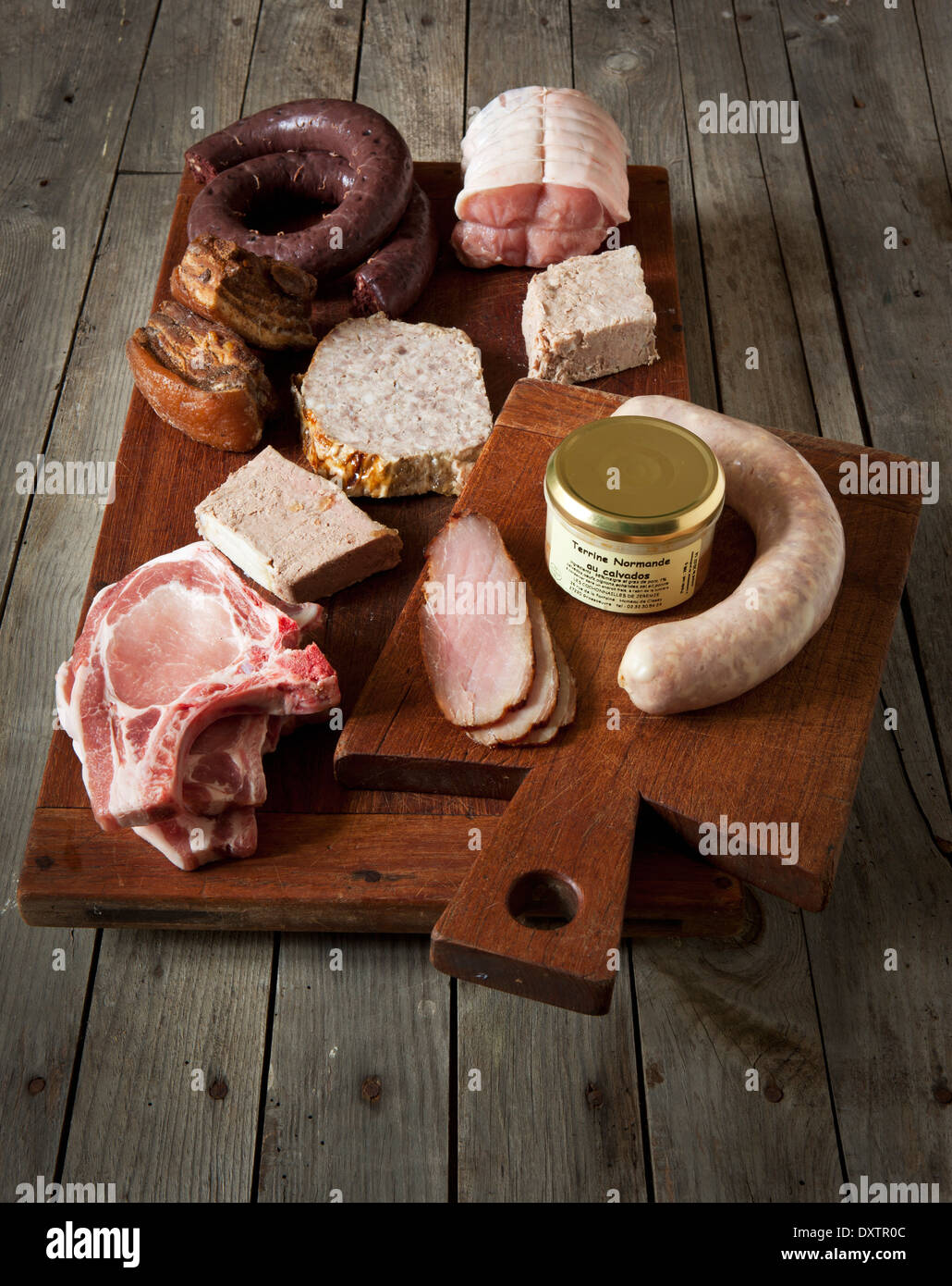 Raw meat cuts hires stock photography and images Alamy