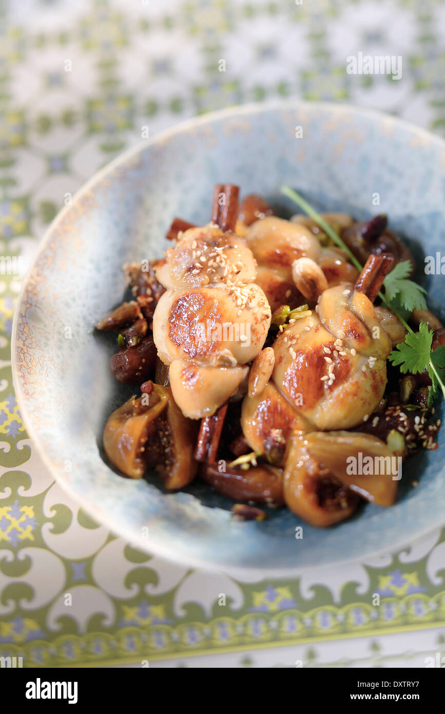 Moroccan chicken,fig and cinnamon Tajine Stock Photo Alamy