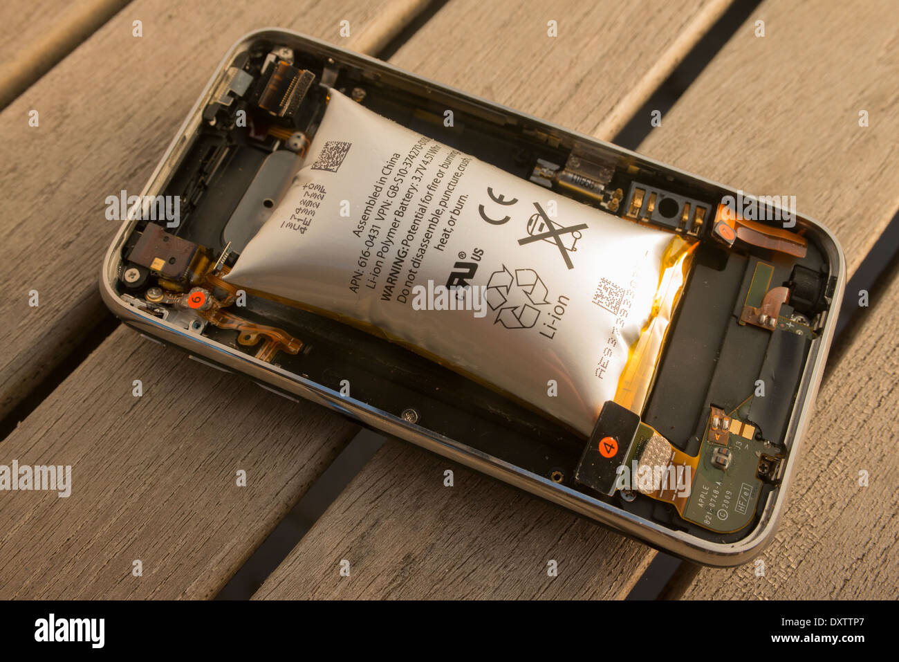 Modern cellphone having suffered from damage due to Lithium Ion battery