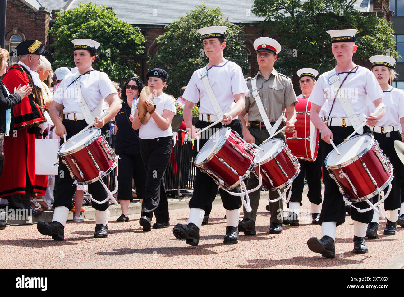 Drum boy marching drumming hires stock photography and images Alamy