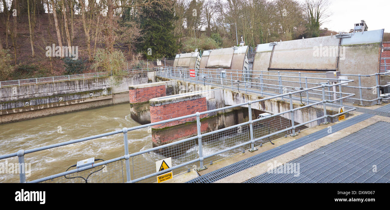 General view of the Jubilee River flood defence scheme on the River