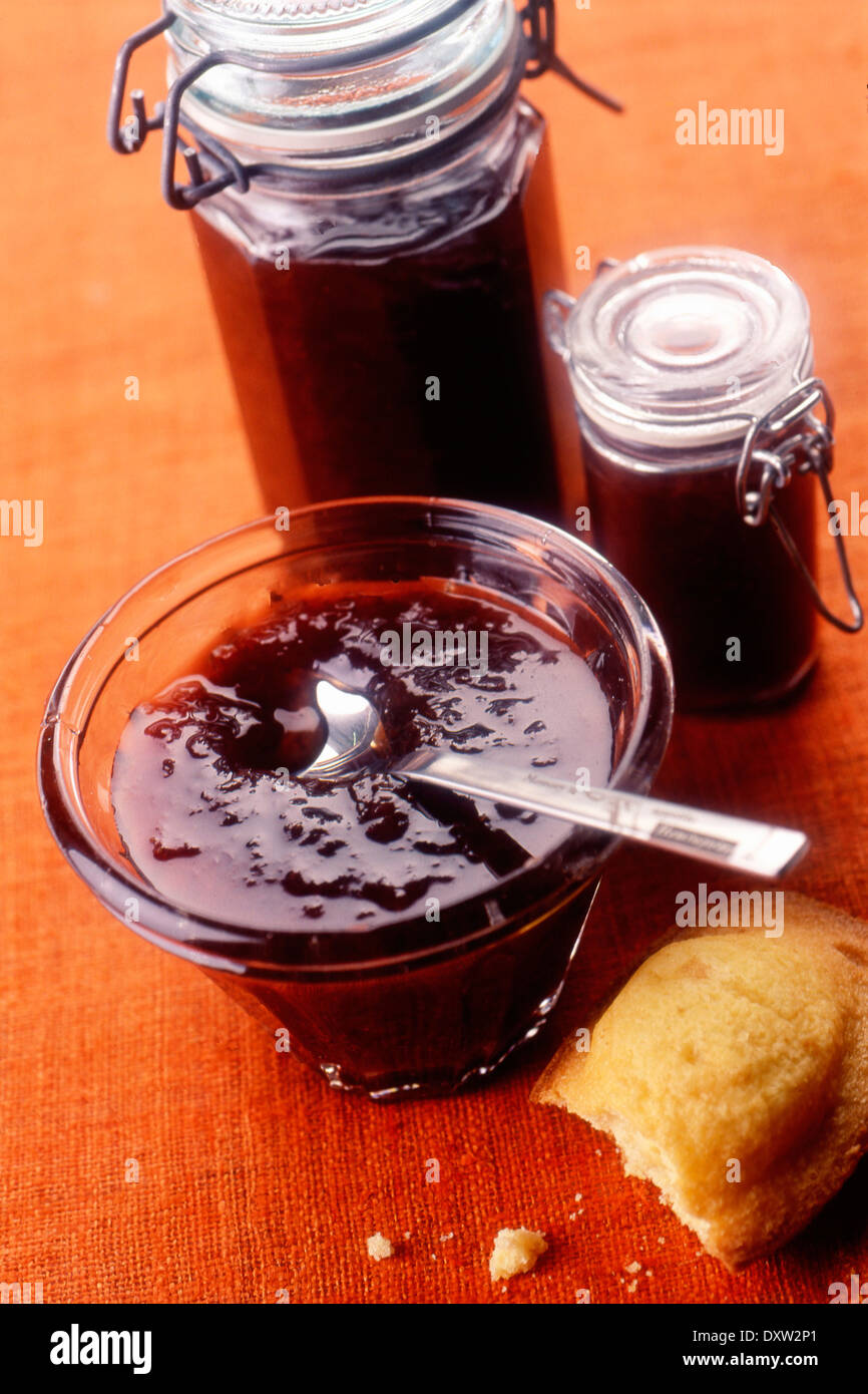 Jars of raspberry jam hi-res stock photography and images - Alamy