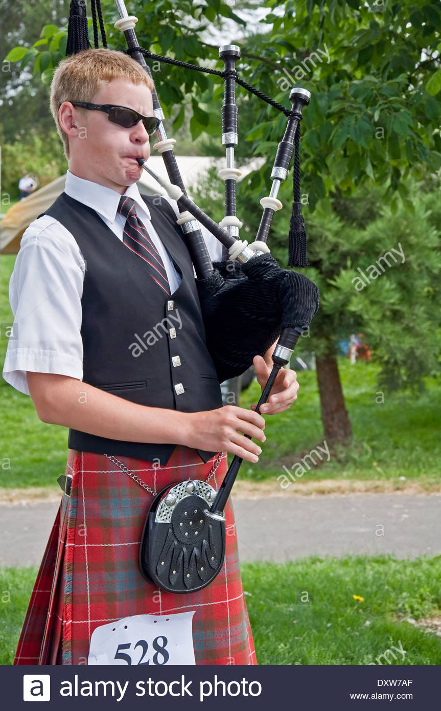 Bagpipe Boy Stock Photos & Bagpipe Boy Stock Images Alamy