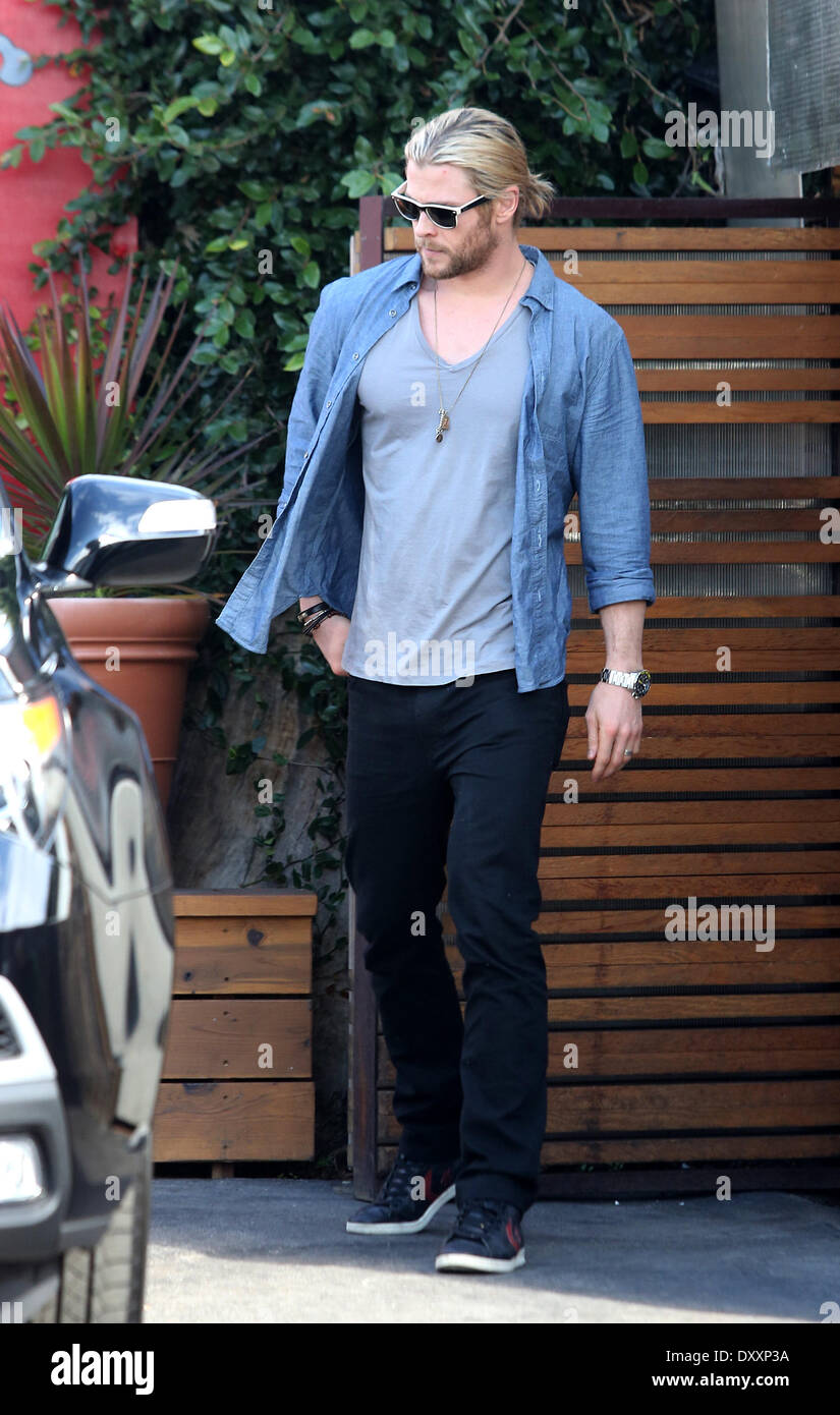 Chris hemsworth goes out lunch hires stock photography and images Alamy
