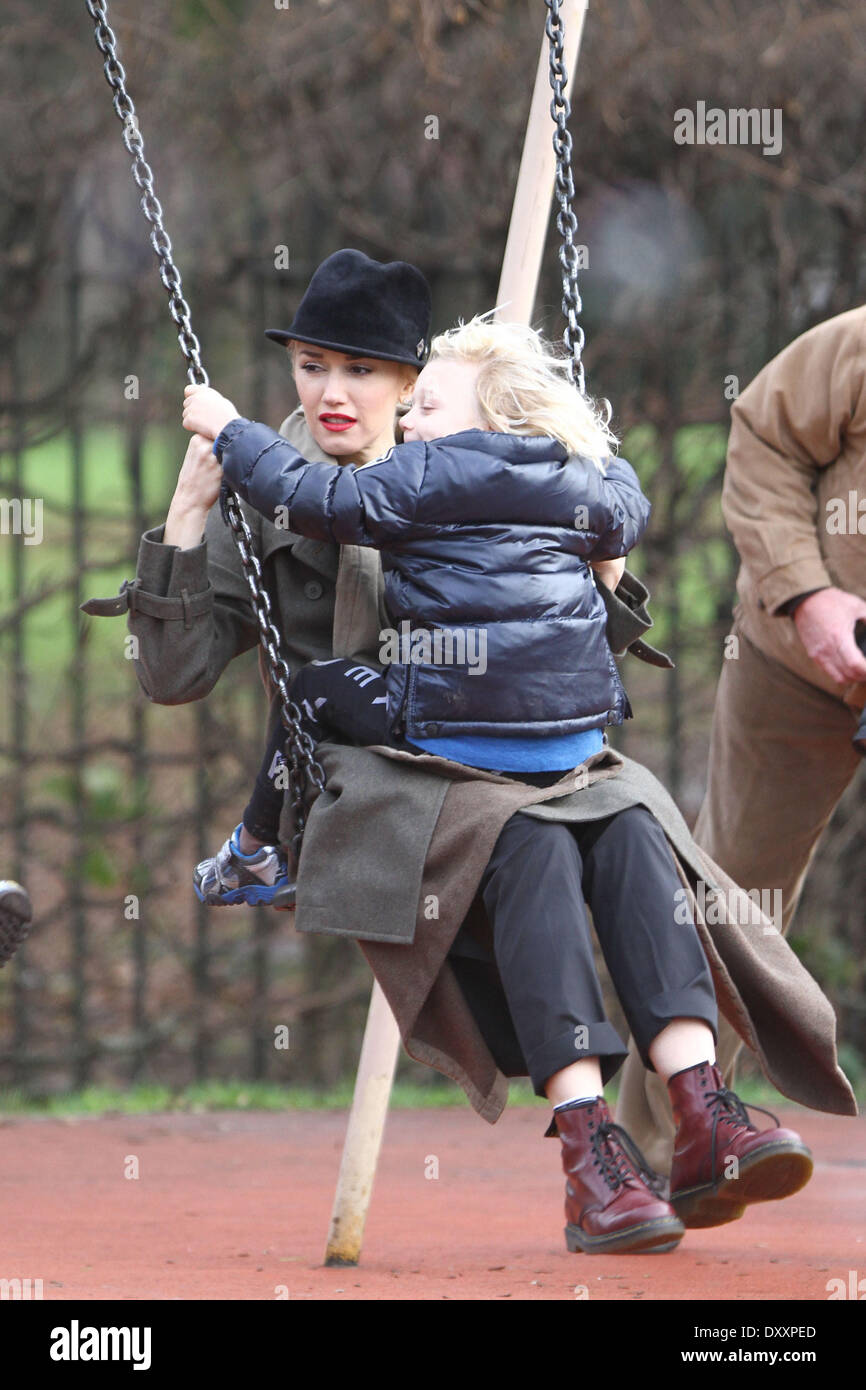 Gwen Stefani Zuma Rossdale Gwen Stefani and her family take a walk in