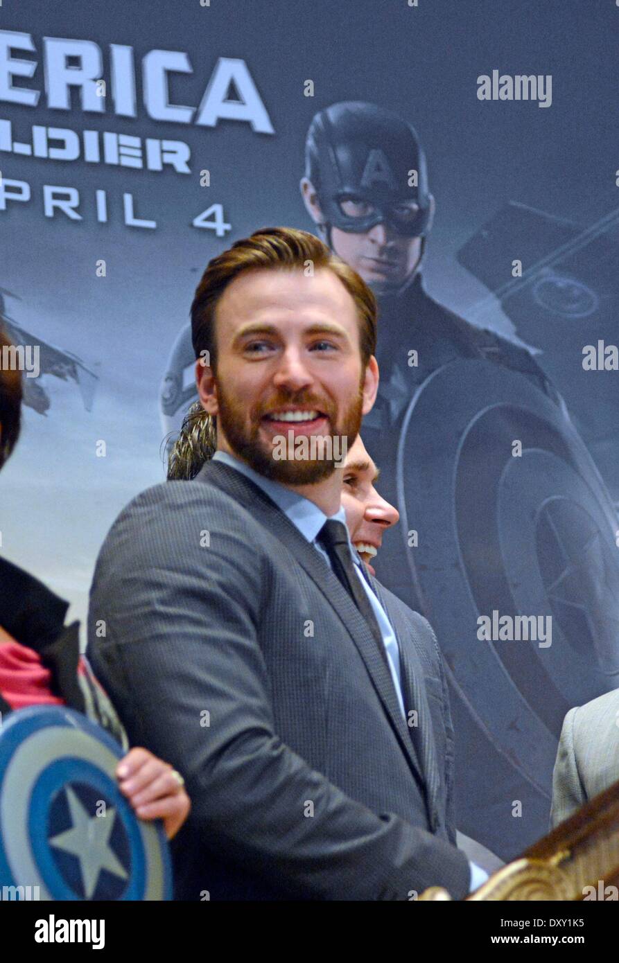 New York, NY, USA. 1st Apr, 2014. Chris Evans inside for Stars of ...