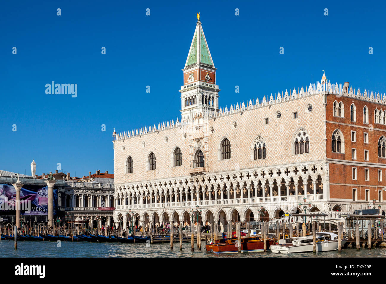 Landscape buildings in venice hi-res stock photography and images - Alamy