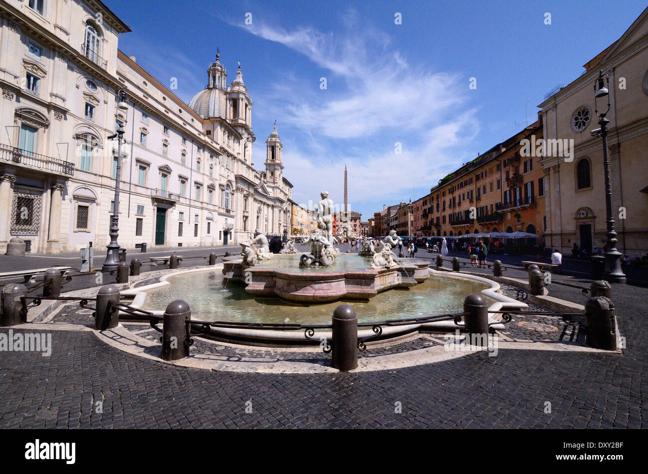 Fontana del Moro (1653) Bernini Piazza Navona  Roma Stock Photo