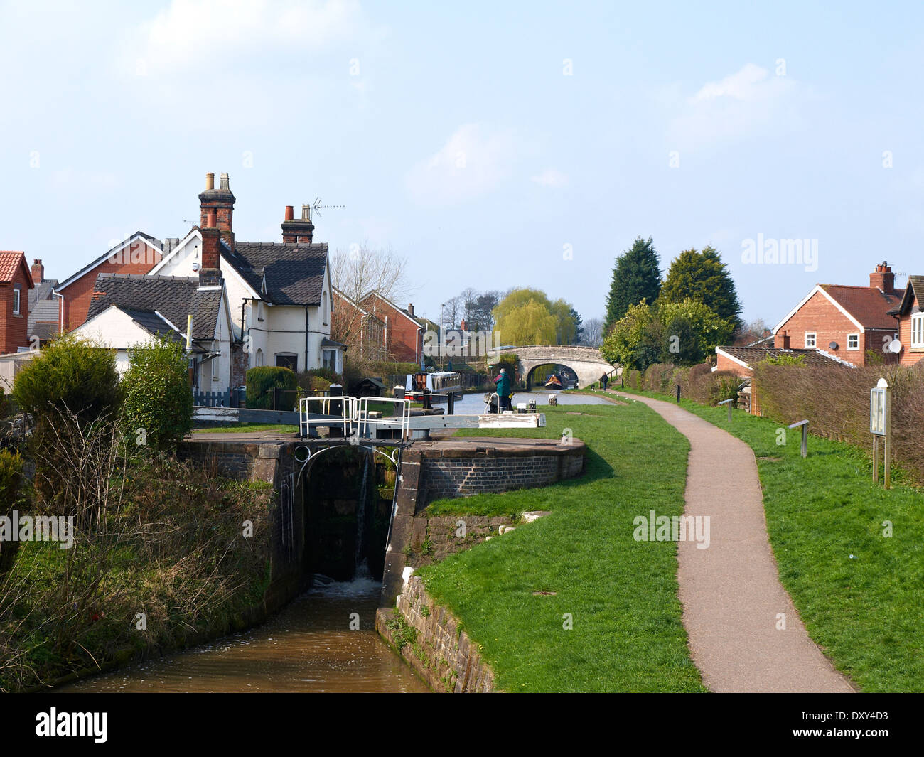 Wardle lock with cottage on the Shropshire Union Canal in Middlewich ...