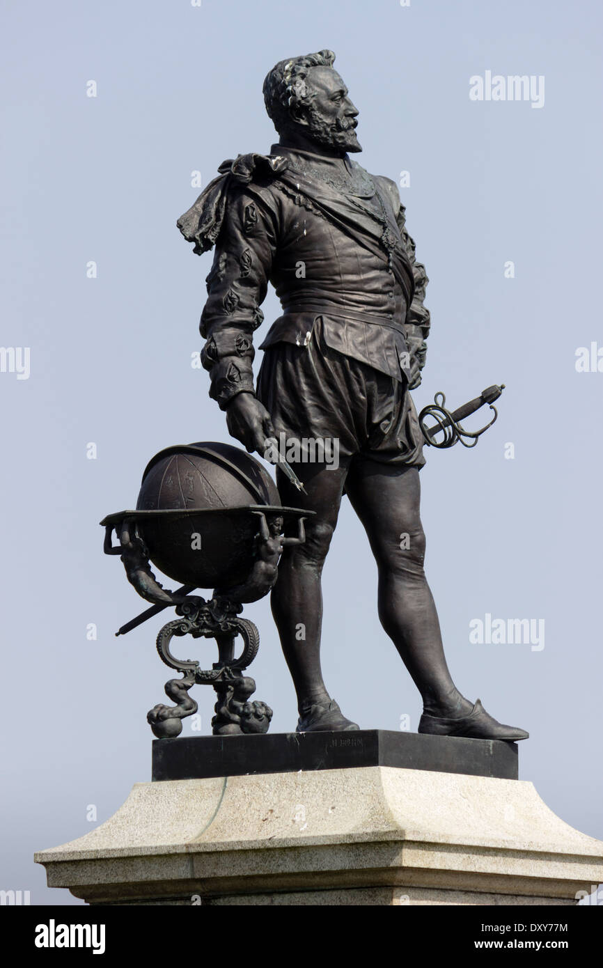 Statue of Sir Francis Drake on Plymouth Hoe, South Devon Stock Photo