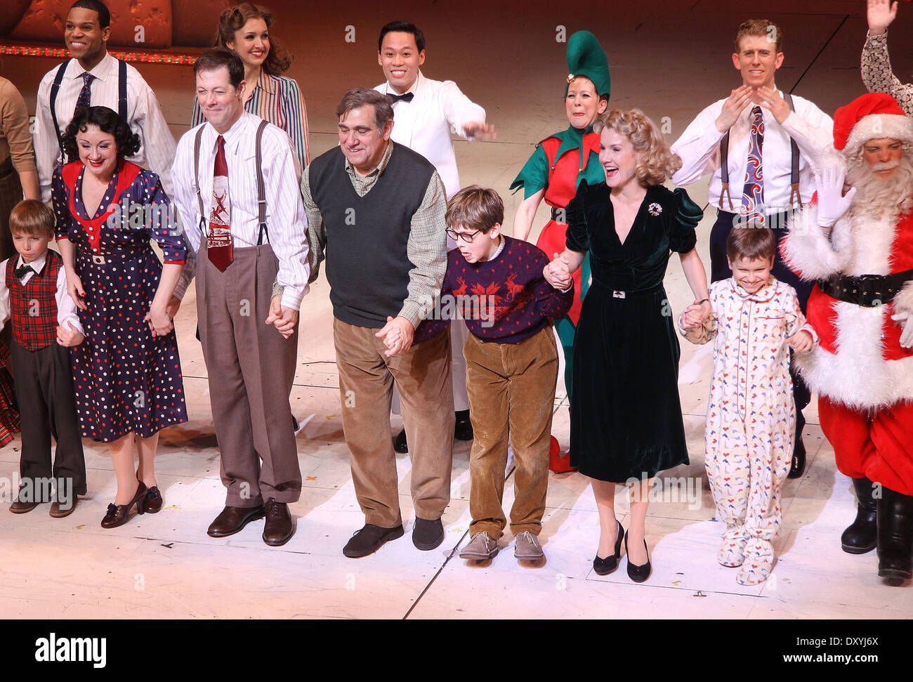 The premiere of 'A Christmas Story The Musical’ at the Lunt-Fontanne Theatre – Curtain Featuring: Caroline O’Connor,John Bolton,Dan Lauria,Johnny Rabe,Erin Dilly,Zac Ballard,Cast Where: New York City USA When: 19 Nov 2012 Stock Photo
