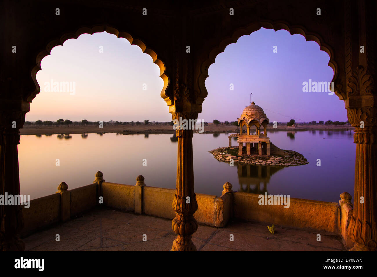 Gadi Sagar (Gadisar) Lake is one of the most important tourist attractions in Jaisalmer, Rajasthan, North India. Artistically ca Stock Photo