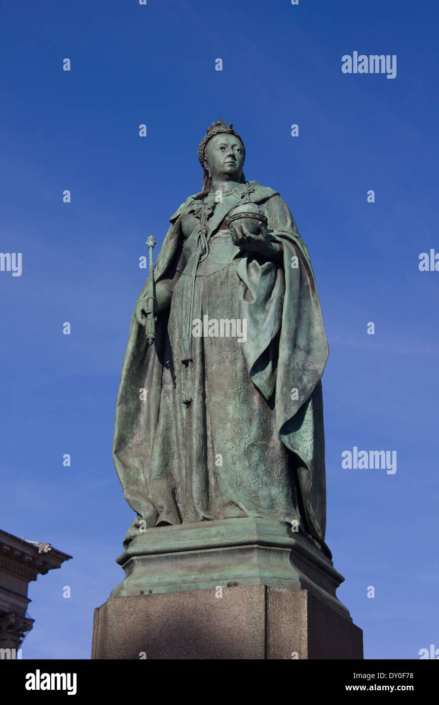 Statue of Queen Victoria Victoria Square Birmingham England Stock Photo