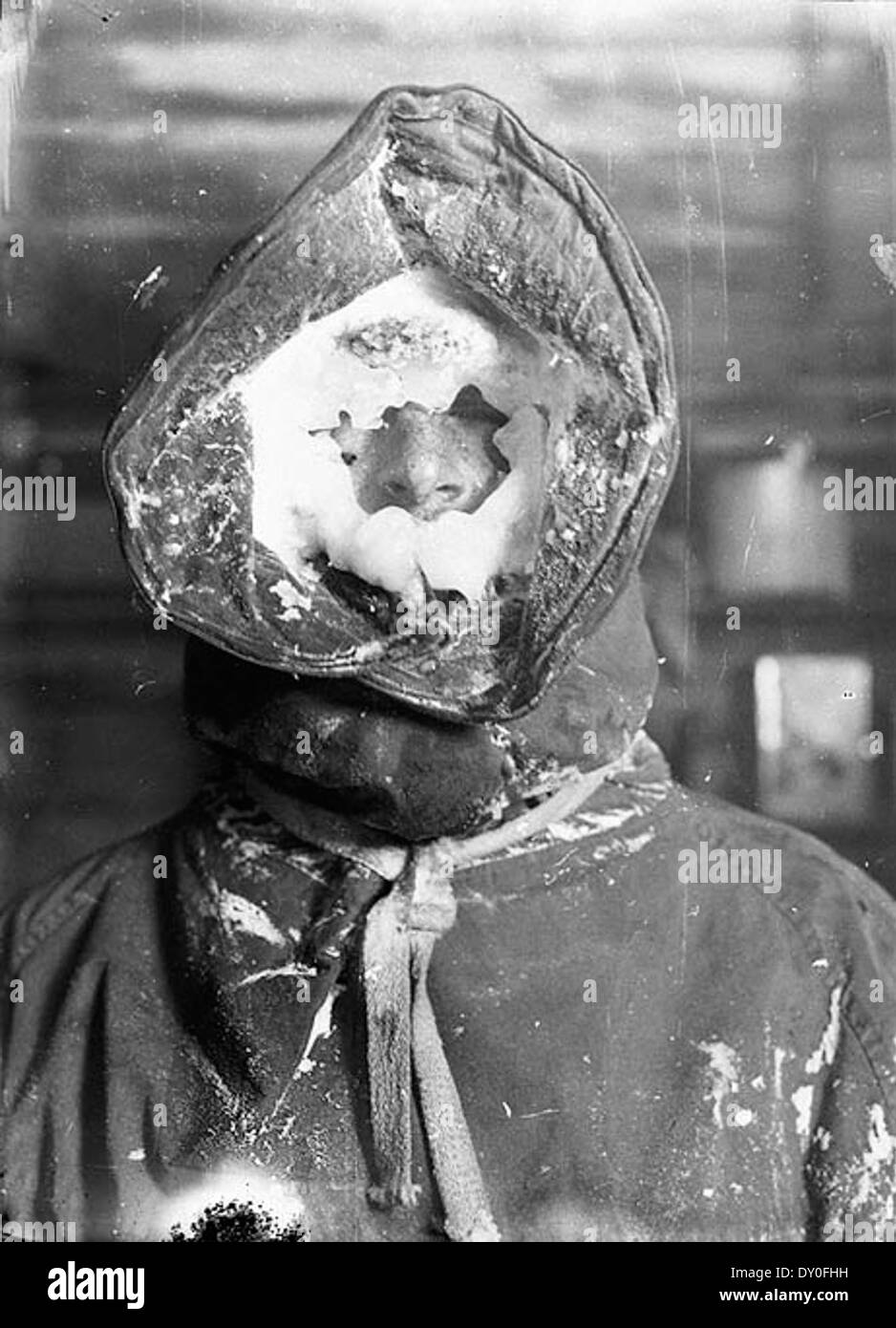 Ice mask, C.T. Madigan, between 1911-1914 / photograph by Frank Hurley Stock Photo