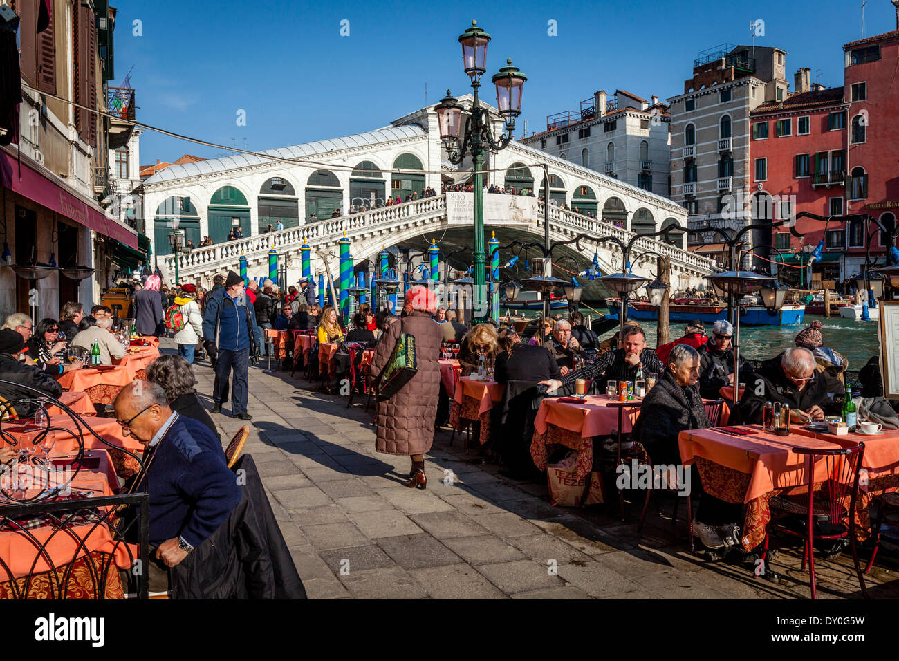 Al Fresco Dining By The Rialto Bridge, Venice, Italy Stock Photo