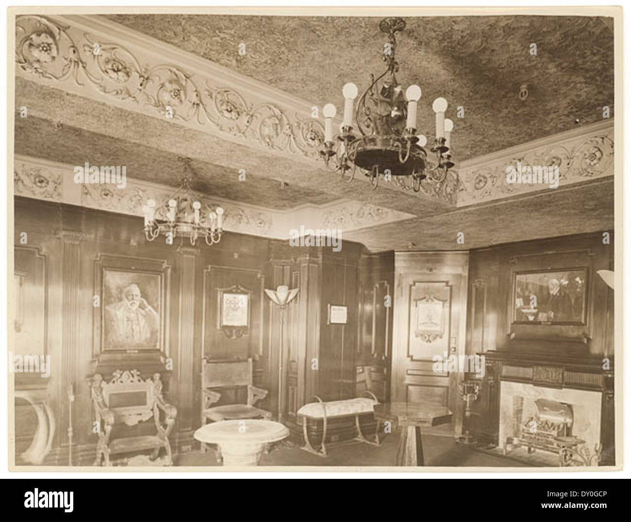 This photograph from 1929 shows the Gentlemen’s Toilet Anteroom at the ...