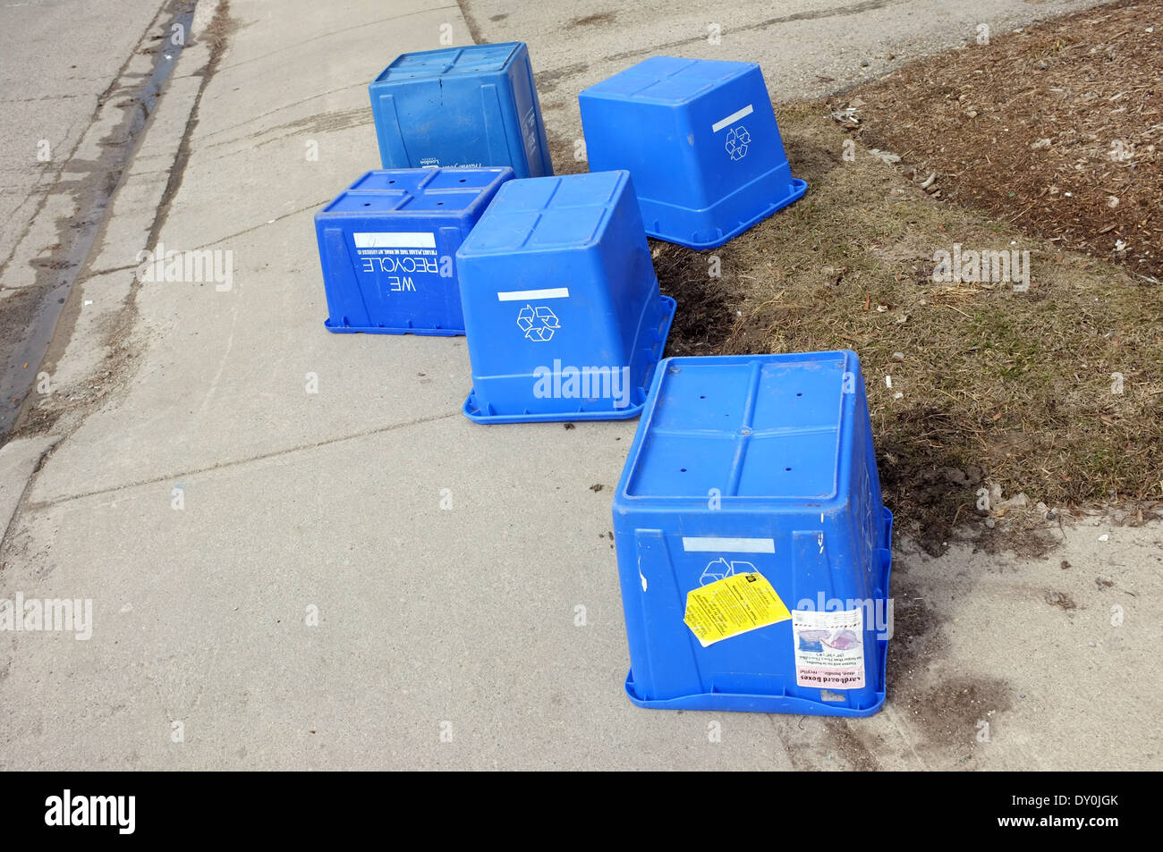 Empty recycle boxes hires stock photography and images Alamy