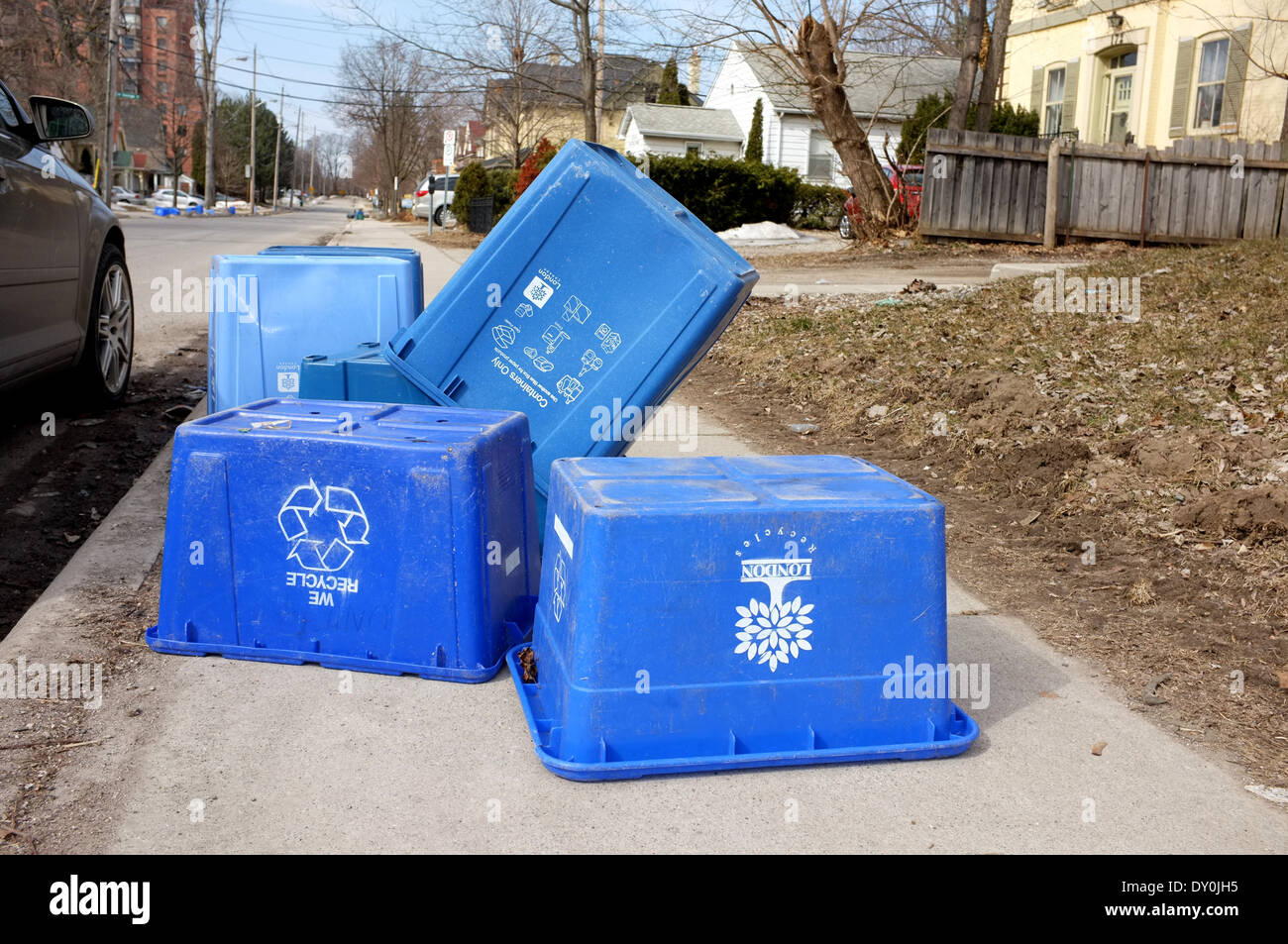 Empty recycle boxes hires stock photography and images Alamy