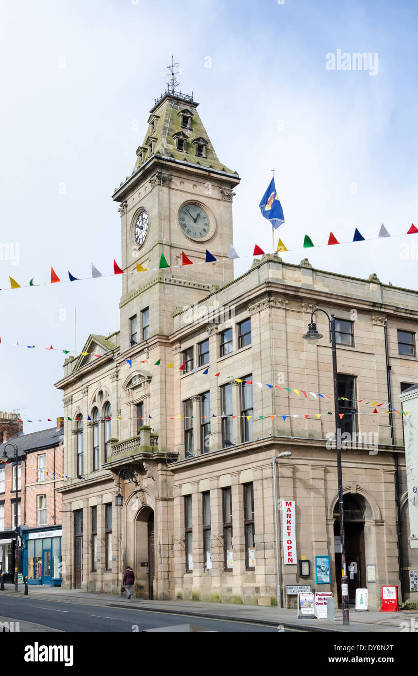 The Town Hall in the welsh town of Welshpool in Powys Stock Photo Alamy