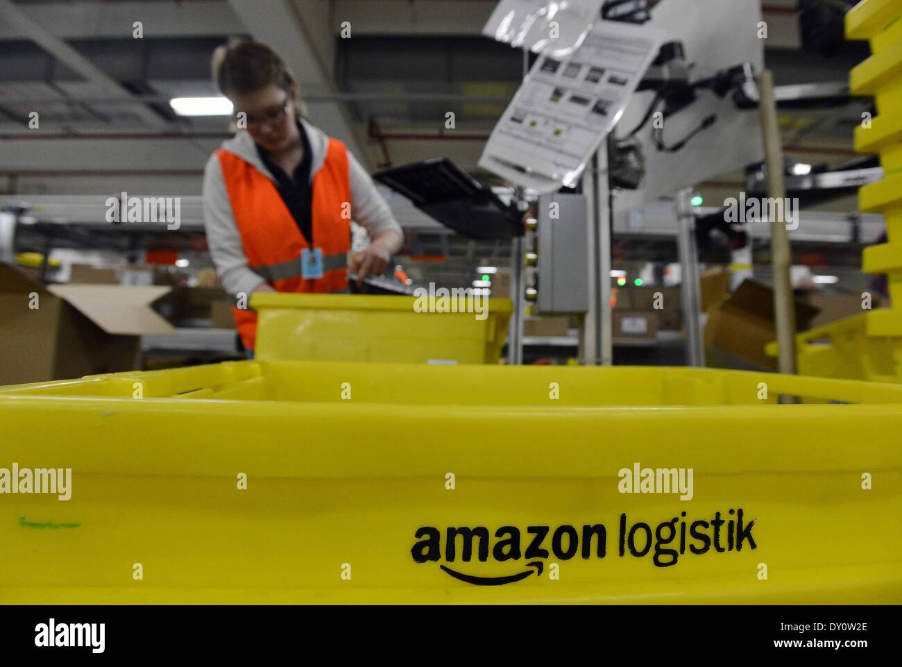 Amazon distribution centre usa hi-res stock photography and images - Alamy
