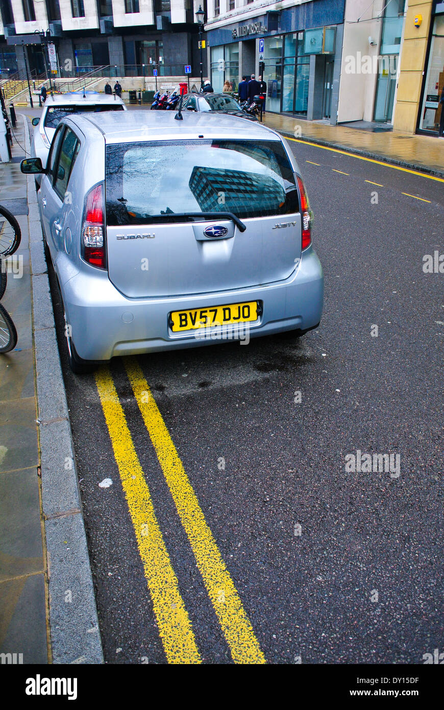Yellow Lines And Parking Stock Photos & Yellow Lines And Parking Stock