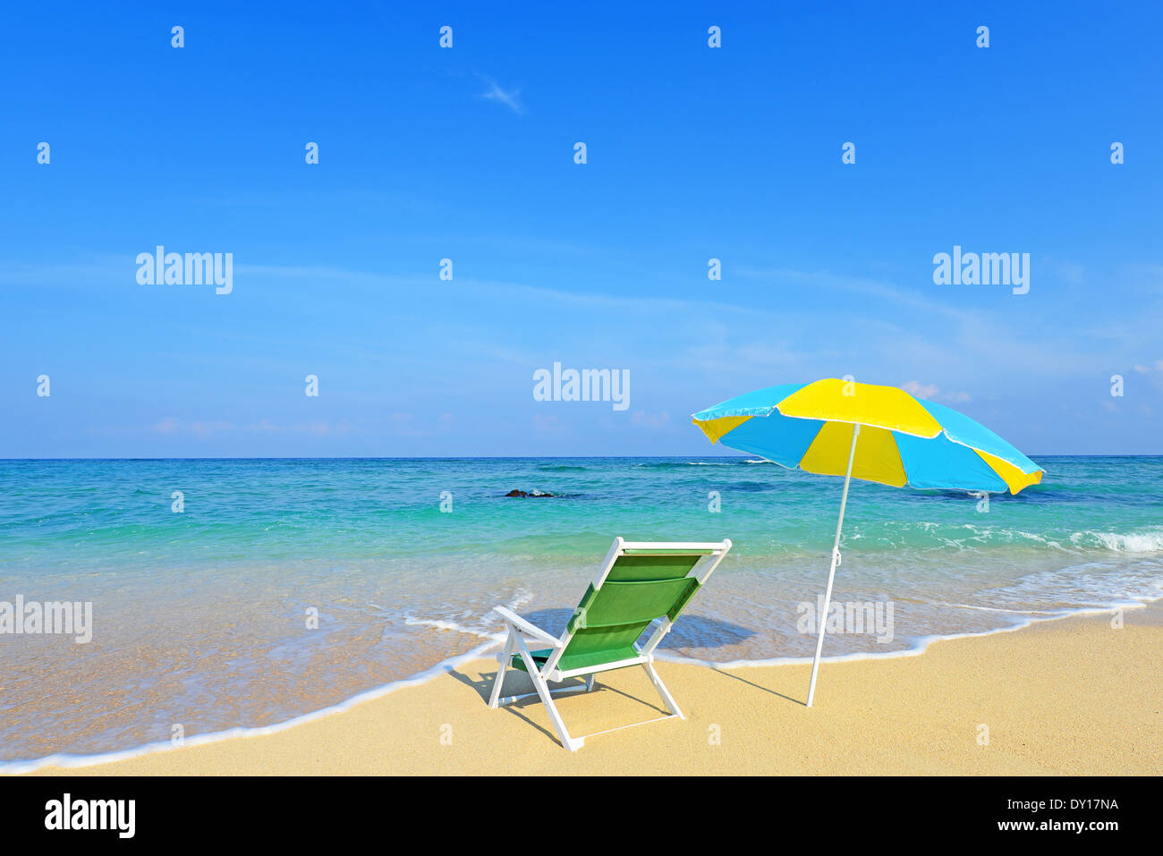 beautiful beach and blue sky Stock Photo - Alamy