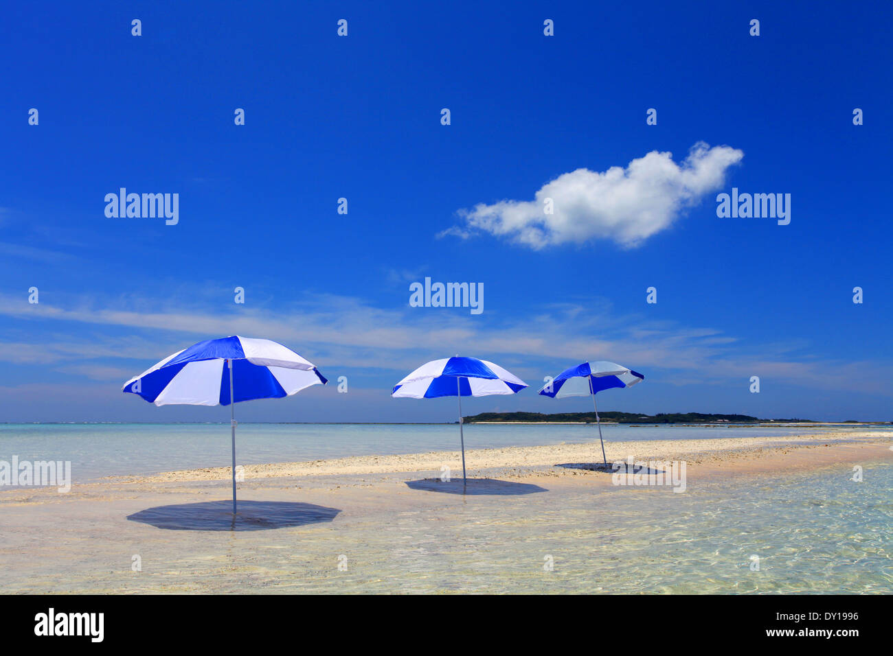 beautiful beach and blue sky Stock Photo - Alamy