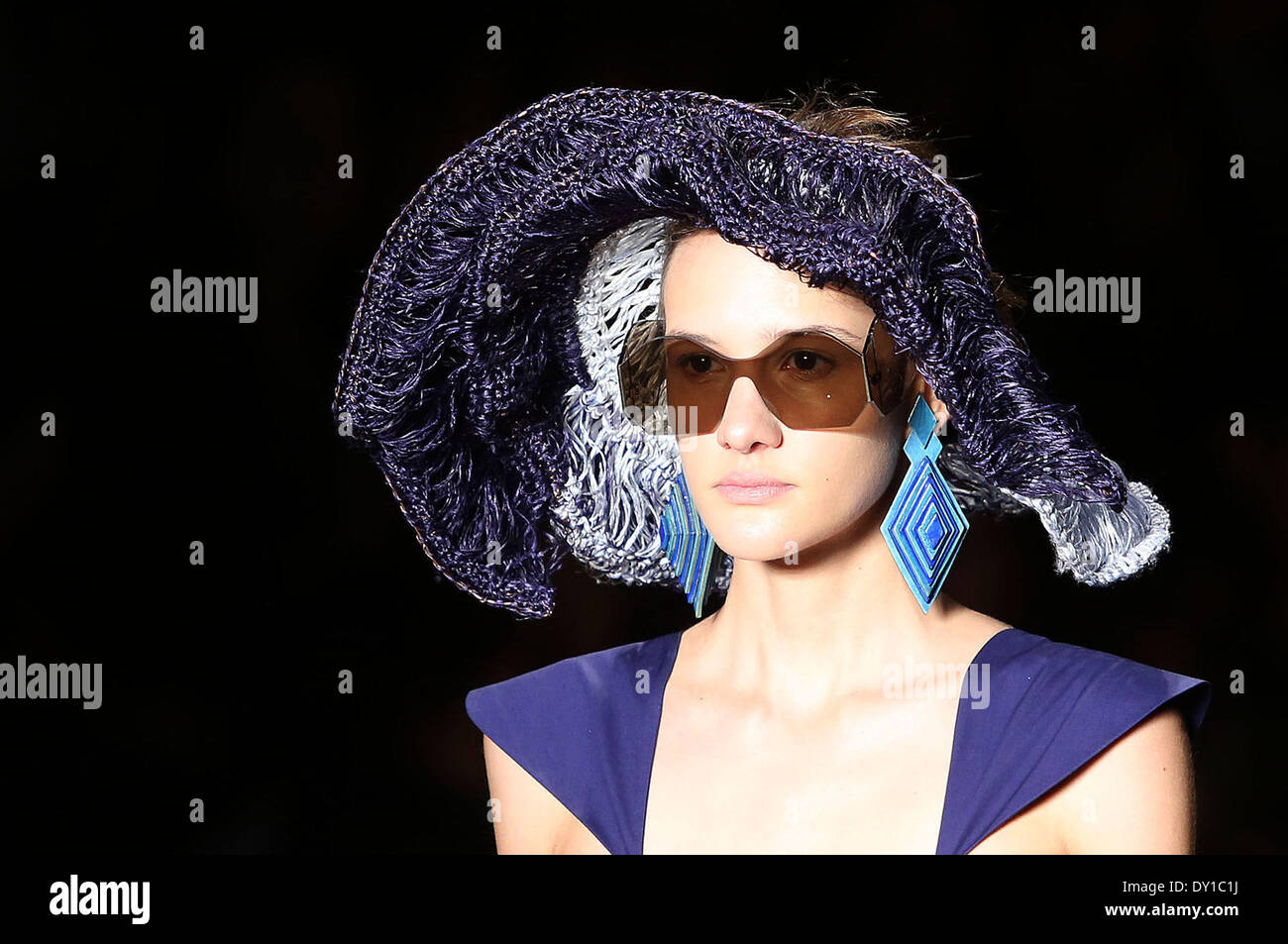 Sao Paulo, Brazil. 2nd Apr, 2014. A model presents a creation from Ronaldo Fraga's summer collection during the Sao Paulo Fashion Week in Sao Paulo, Brazil, on April 2, 2014. © Rahel Patrasso/Xinhua/Alamy Live News Stock Photo