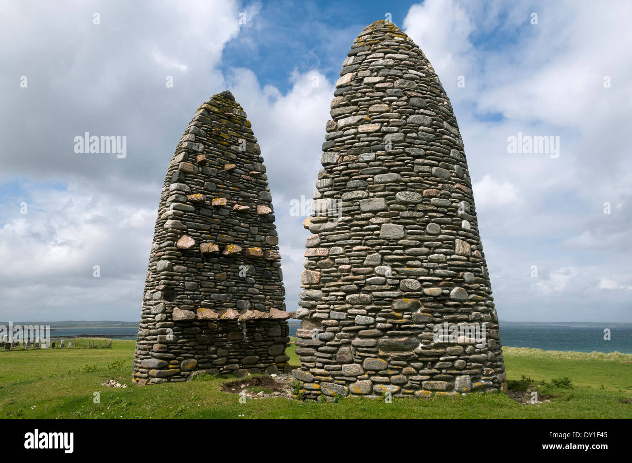 Memorial cairn to the Aignis Farm Raiders, Aignis, near Stornoway, Lewis,  Western Isles, Scotland, UK Stock Photo - Alamy