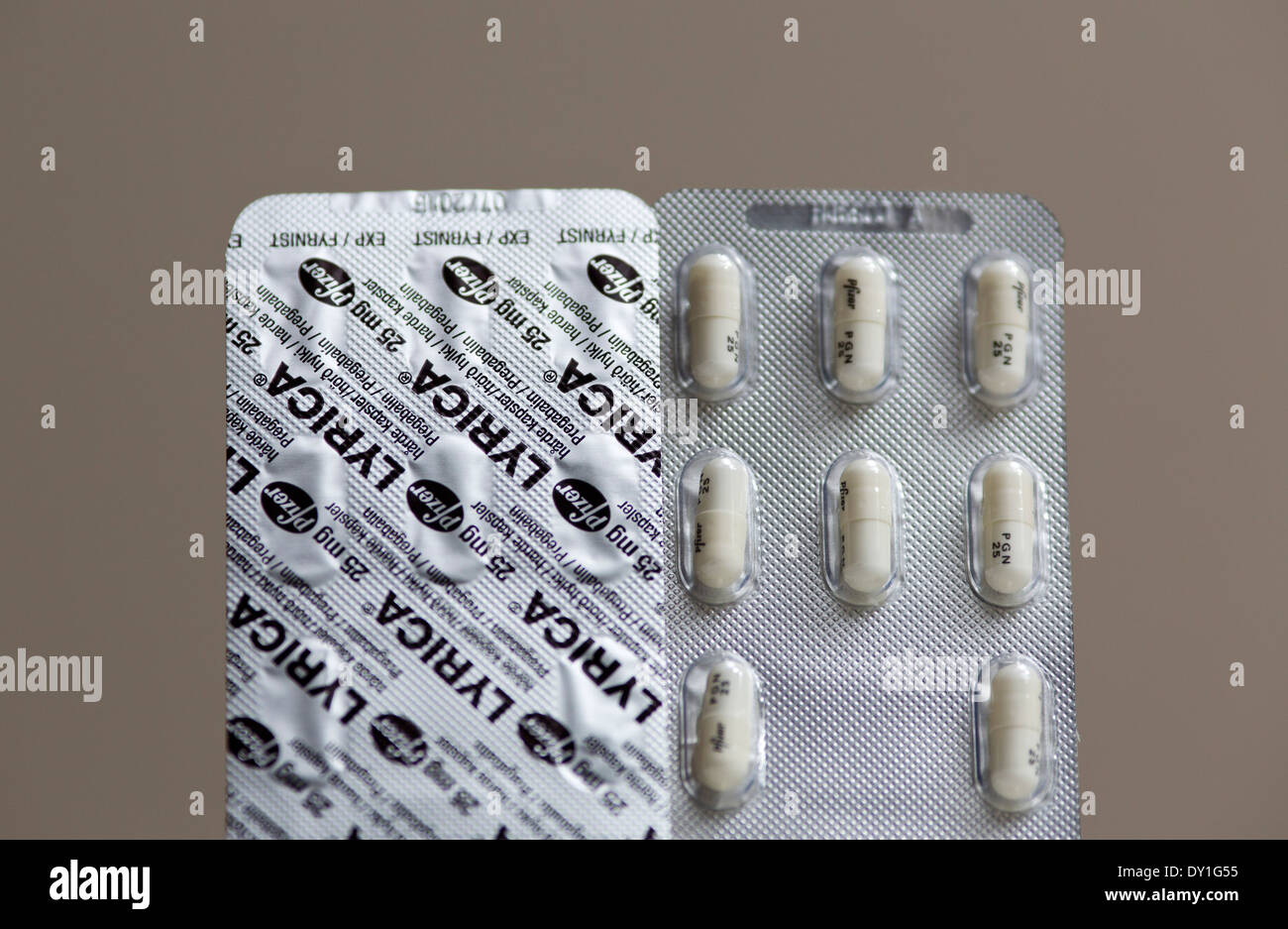 25 mg Pregabalin tablets Stock Photo - Alamy