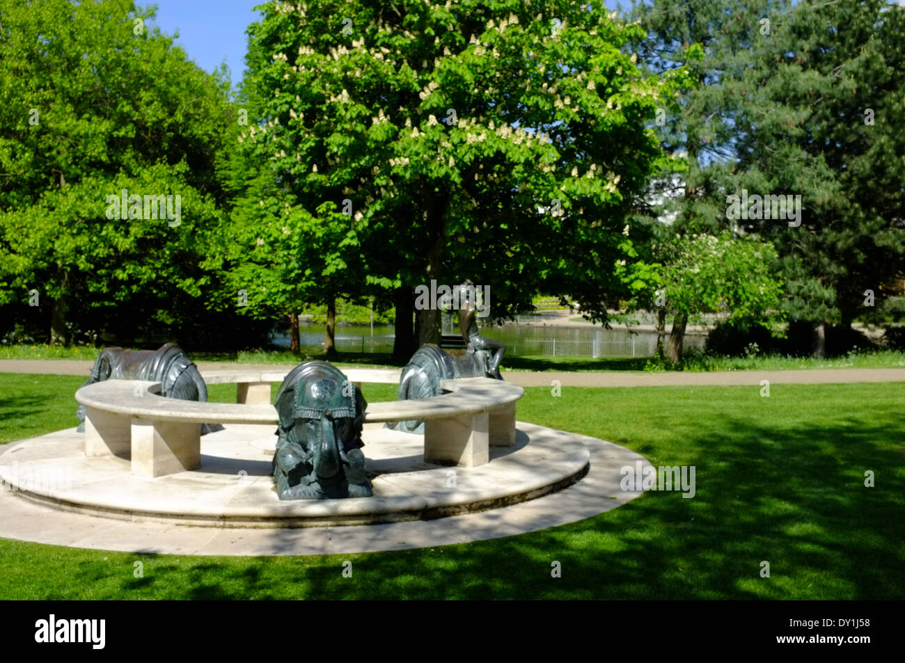 Elephant sculptures Jephson gardens, Leamington Spa Stock Photo Alamy