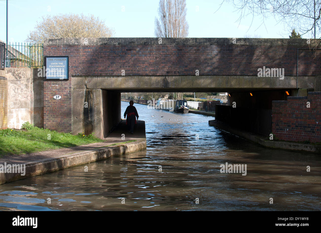 Sydenham Drive Bridge, Grand Union Canal, Leamington Spa, UK Stock