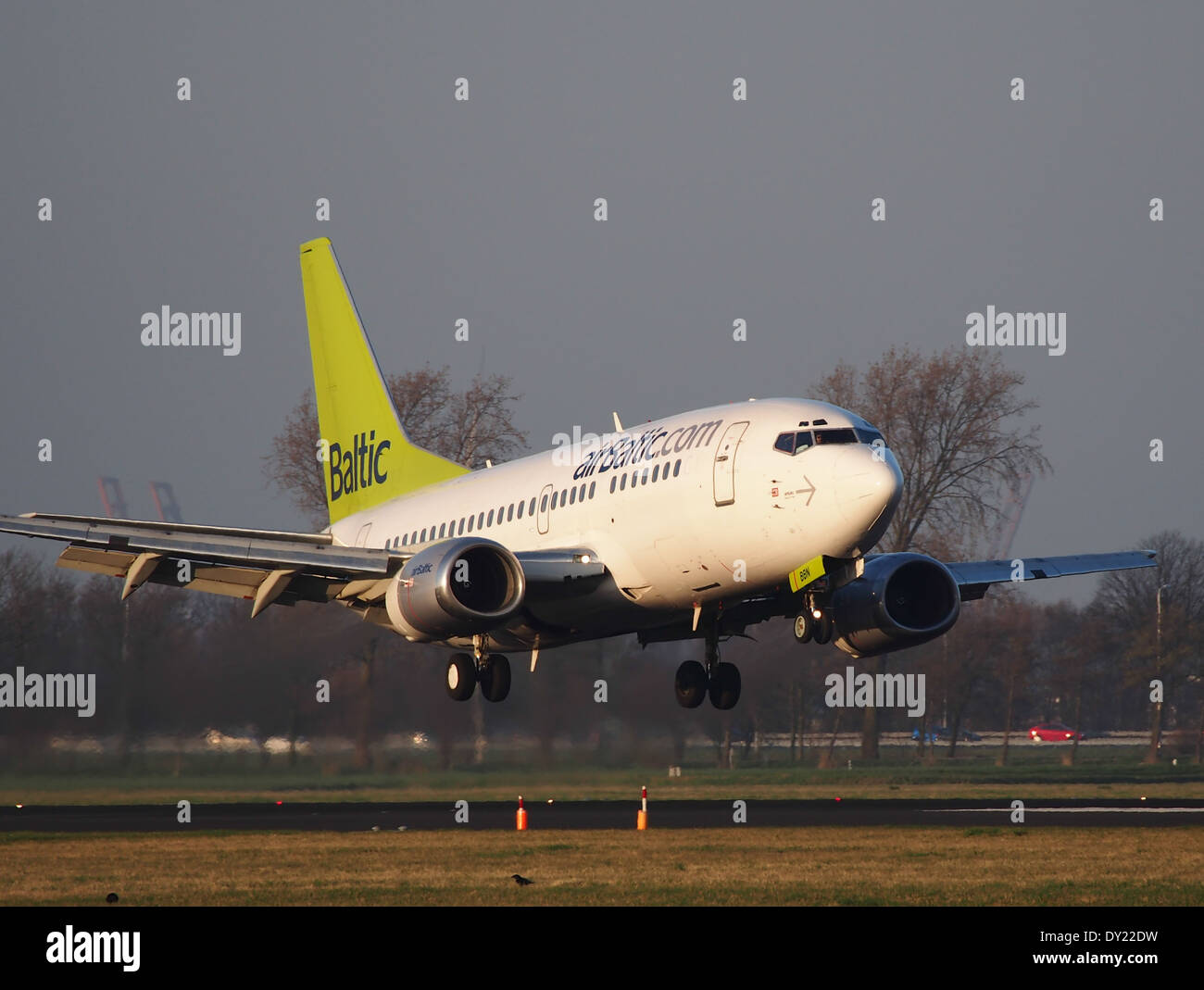 YL-BBN Air Baltic Boeing 737-522 - cn 26683, landing at AMS Amsterdam (Schiphol), pic1 Stock Photo