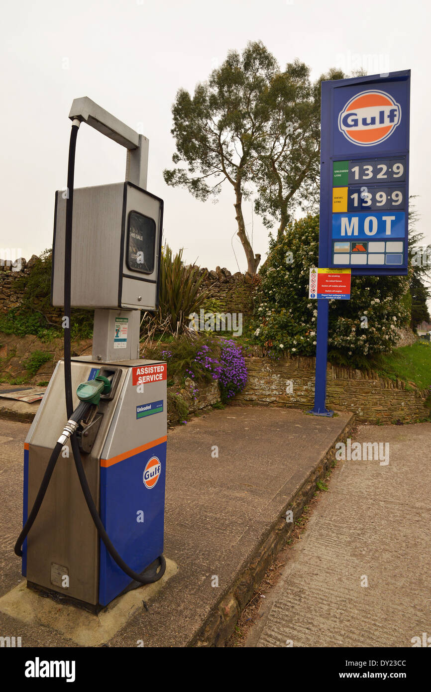 Gulf petrol filling station hires stock photography and images Alamy