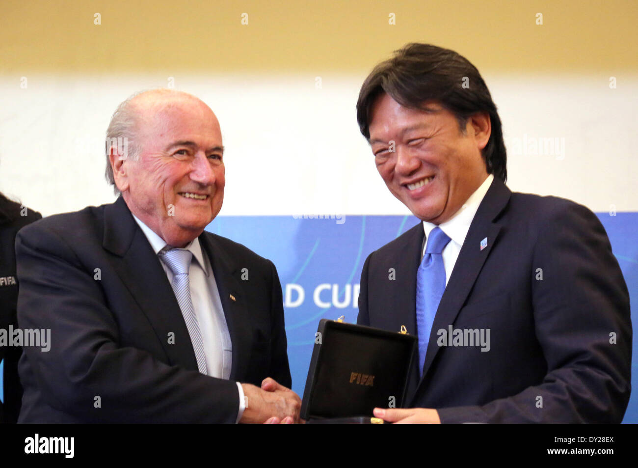 San Jose, Costa Rica. 3rd Apr, 2014. FIFA President Joseph Blatter (L) shakes hands with the President of Costa Rica's Football Federation Eduardo Li during a press conference of the FIFA U-17 Women's World Cup Costa Rica 2014 in San Jose, Costa Rica, on April 3, 2014. Joseph Blatter was in Costa Rica to participate in the closure activities of the FIFA U-17 Women's World Cup Costa Rica 2014. © Kent Gilbert/Xinhua/Alamy Live News Stock Photo